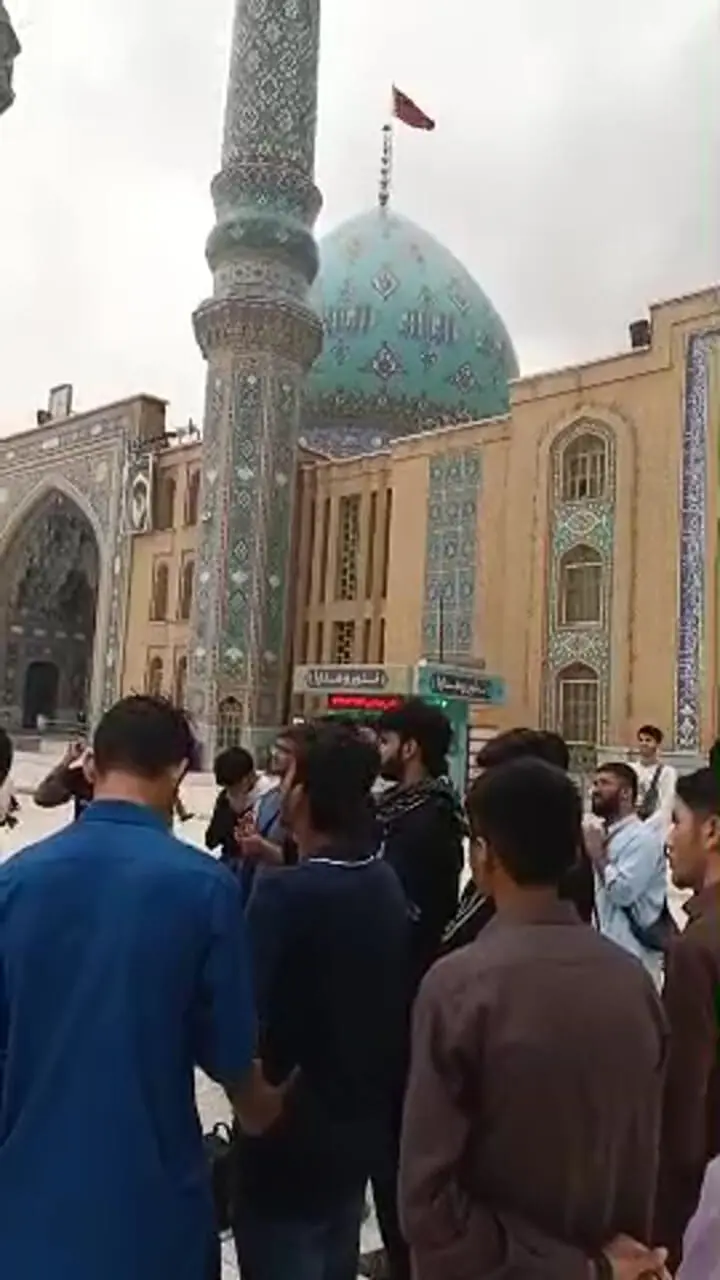  عزاداری زائران پاکستانی در مسجد جمکران برای سید حسن نصرالله + فیلم