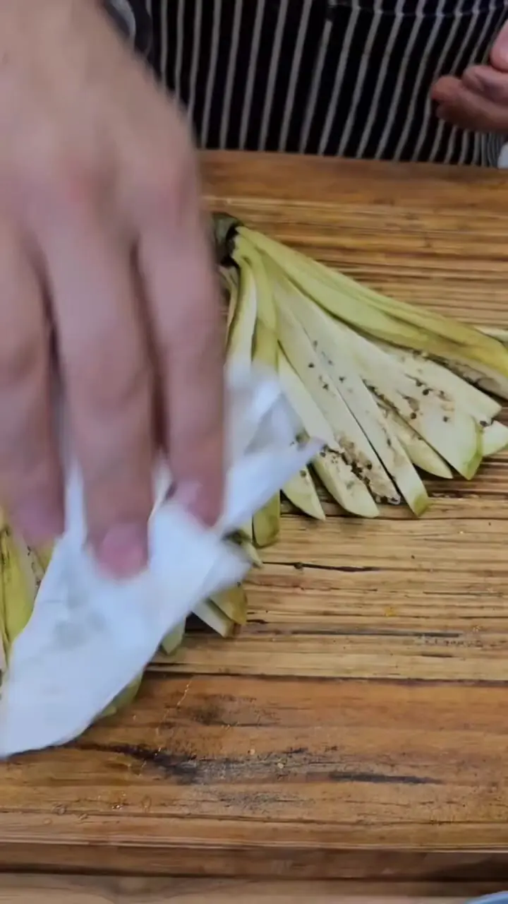 ایده ای ساده و فوری و مجلسی برای عاشقان غذاهای ارزان و خوشمزه + فیلم