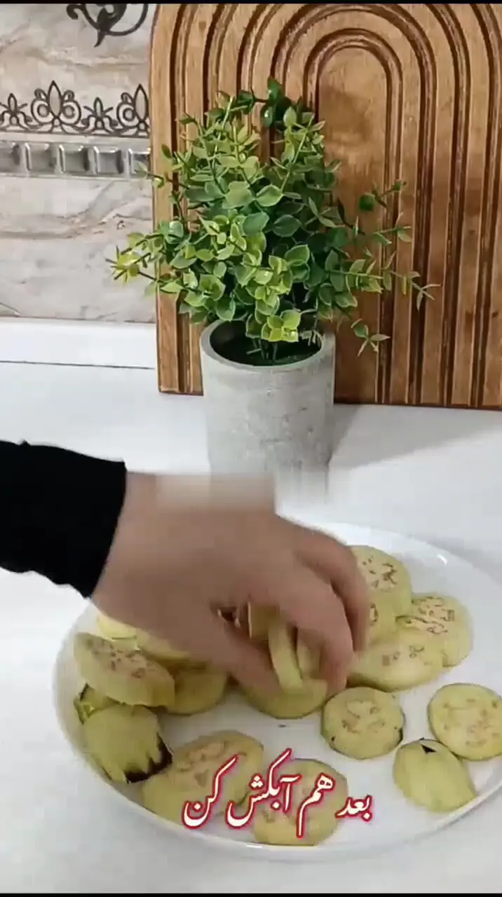 طرز تهیه پیتزا کوکویی بادمجان فوری و ارزان + فیلم